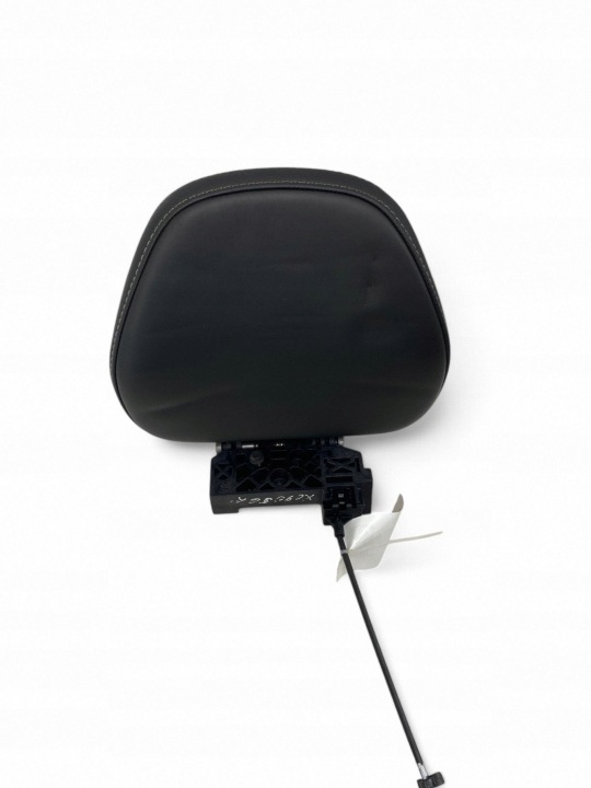 Volvo XC90 Rear seat head restraint 9