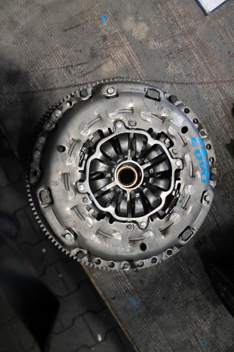 2866. wheel flywheel VW SKODA 05E141015D