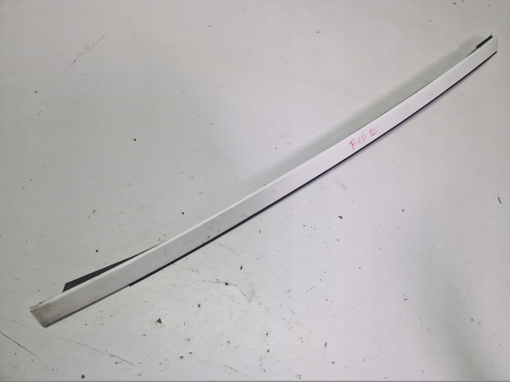 BMW 5 F10 F11 Moulage Vitres PRZEDNIEJ Vertical Gauche