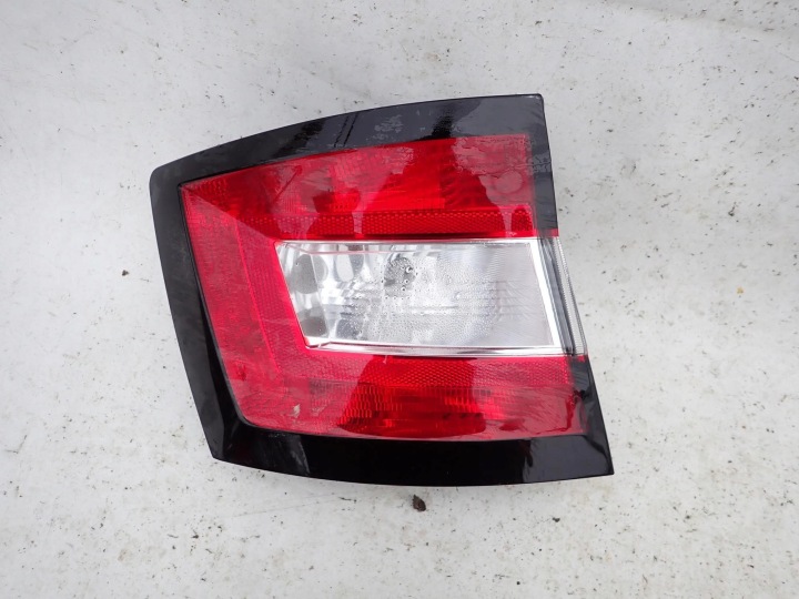 SKODA FABIA III 3 14-21 Licht heck hinten links