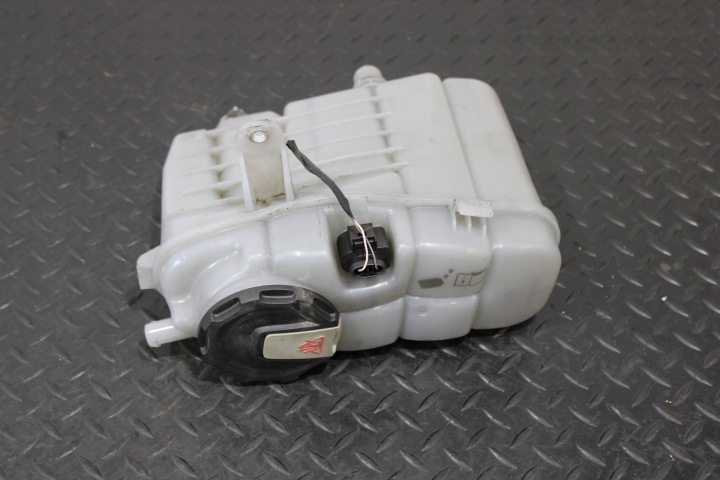 Ausdehnungsbehälter des Wassers AUDI A6 C8 4K0 4K9 S-LINE 4K0121405K