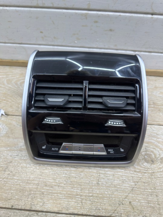 BMW X5 G05 2019 ovladac / vypínač klímy