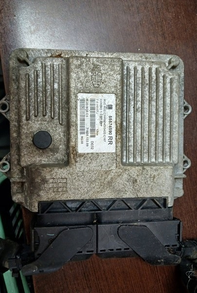 Centralina OPEL COMBO 1.3 CDTI 55574590RR