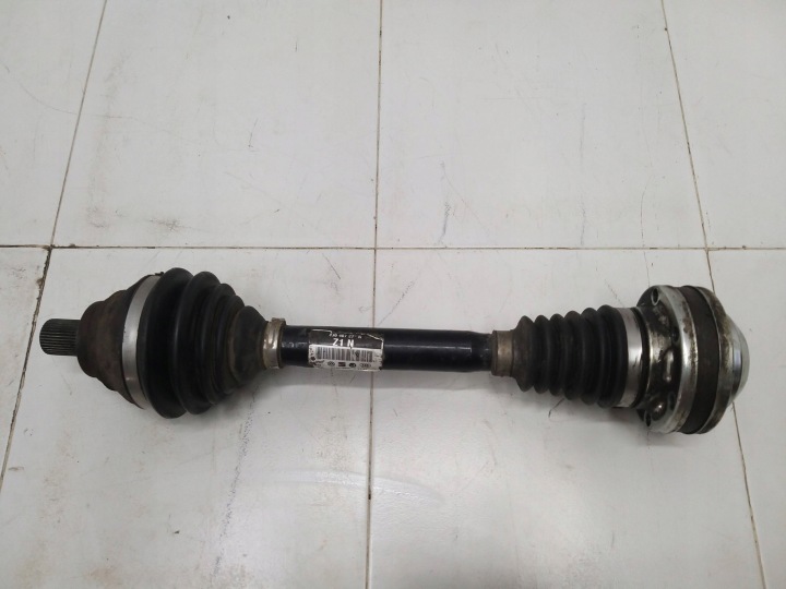 AUDI TT 8J Antriebswelle links kurze 2.0 TSI 8J0407271N