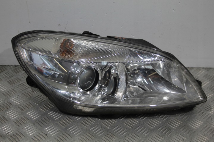 far desni prednji dio SKODA ROOMSTER LIFT 5J7