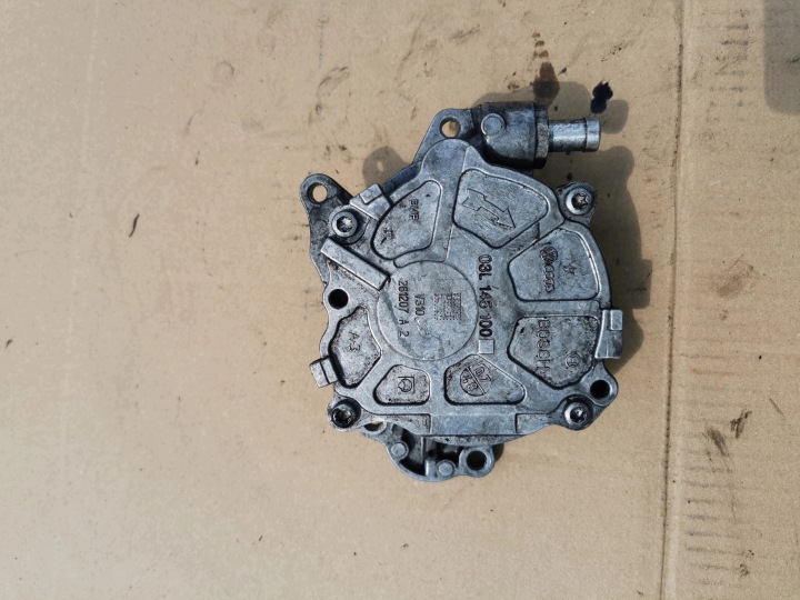 VW VOLKSWAGEN POLO 6R 1.6 TDI 03L14500 261207A2 pumpa VACUM WACUM