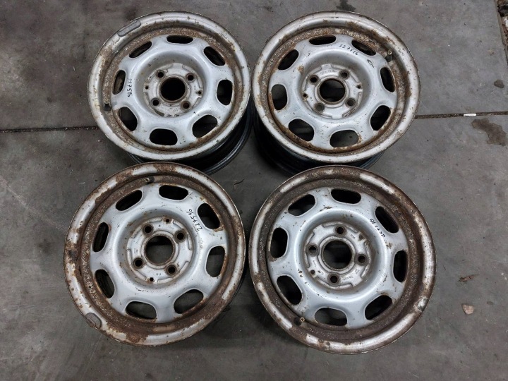felgen Stahl 4 SZT 4x100 5,5Jx13 ET38 FI57,1 VW GOLF POLO IBIZA