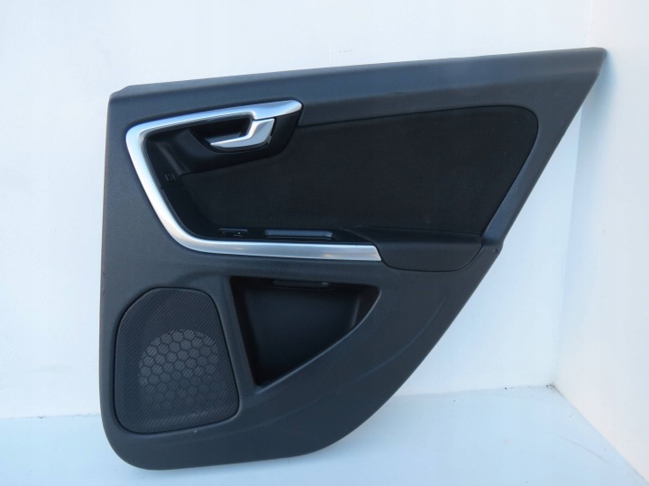Bok dvere pravý zadok VOLVO S60 II V60 a 2.4 D5 215KM 10-18r 8635883