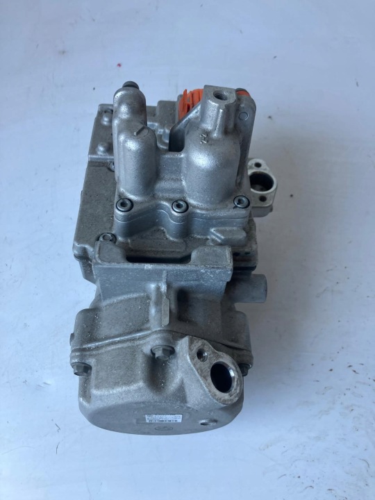 kompresor klimatizaci RENAULT ZOE II LIFT 926005749R
