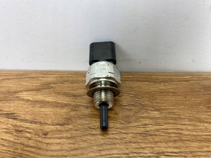 sensor of pressure oil 2.0T 4xe Jeep Wrangler IV JL 2018+ USA
