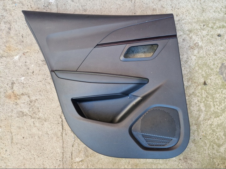 bok tapacír dveře levý záď PEUGEOT 208 II GT-LINE 98301568AK