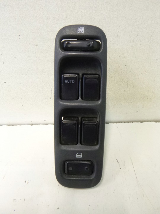 ovladac panel okna ľavý Suzuki Liana 04r.