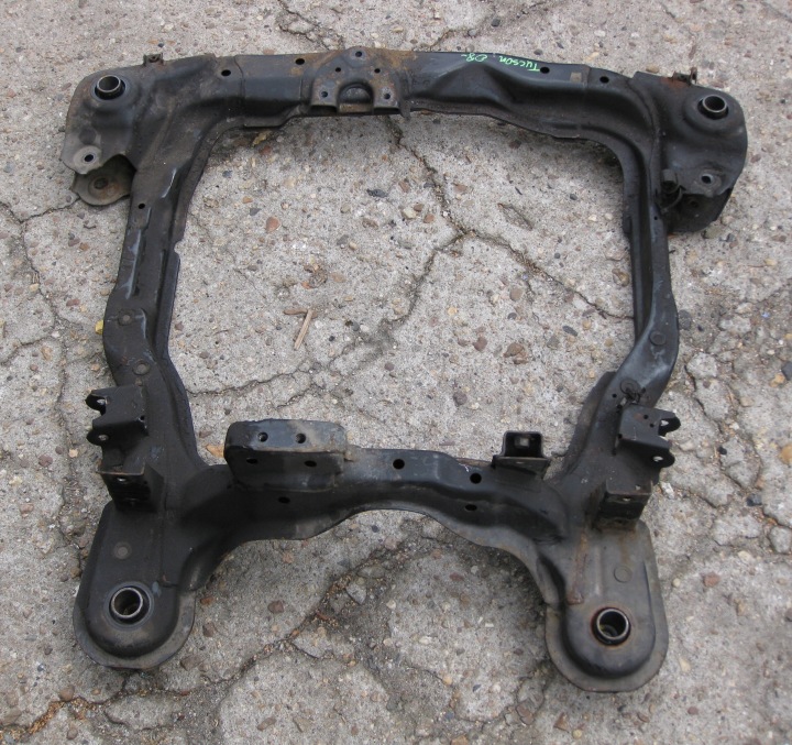 HYUNDAI TUCSON and 08R 2.0 petrol axle beam sususpension axle beam front