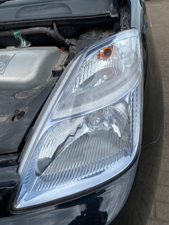 REFLEKTOR far lijeva prednja prednji dio Toyota Prius 2 II FL 03-09