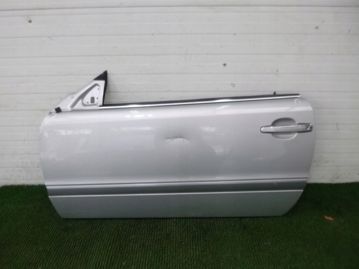 MERCEDES CLK W208 Portière Avant Gauche Couleur 744