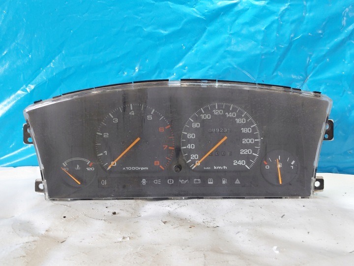 dials clock MAZDA 626 19991r 2.2 B GR97G