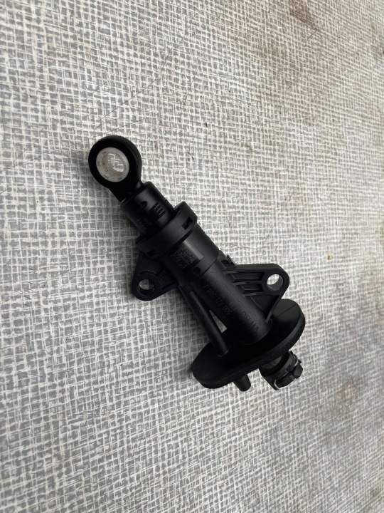 pump of the clutch WYSPRZEGLIK SKODA KAROQ 5Q0721388J @A