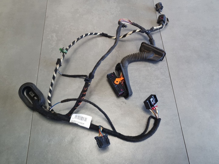 Volkswagen PASSAT CC bundle door left rear part 3C8971693DM