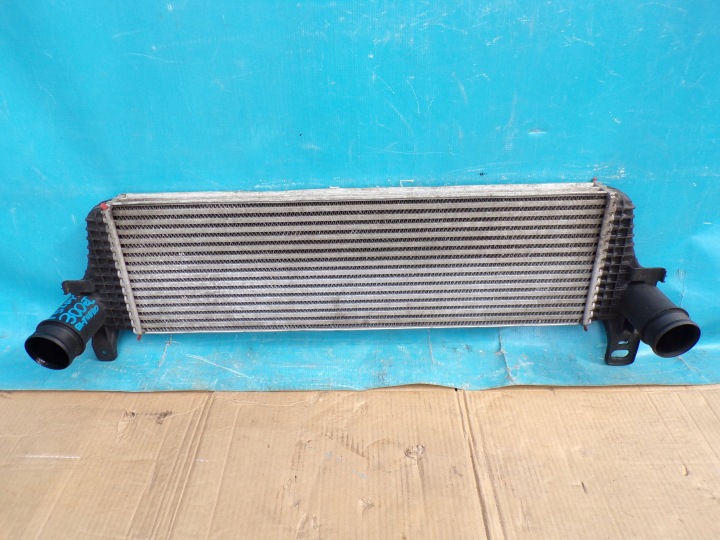 VW T5 LIFT 2.0TDI 180KM CARAVELLE MULTIVAN 10 - INTERCOOLER Kühler