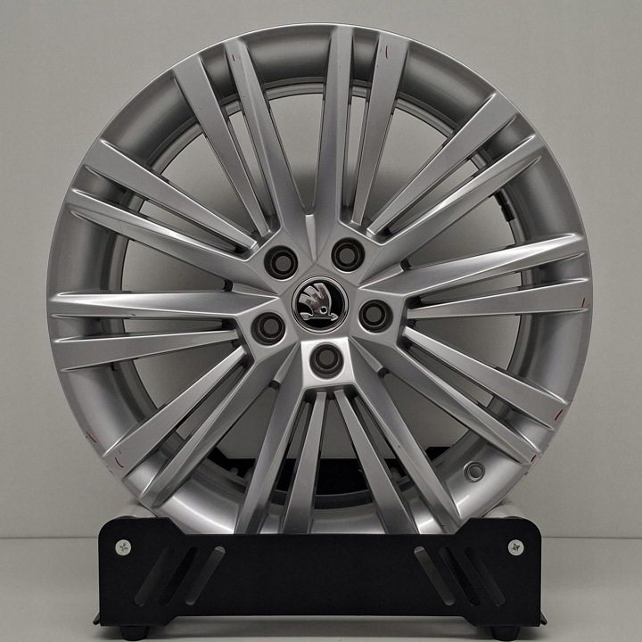 SKODA SUPERB 19" 3V0601025AR Jante d’aluminium