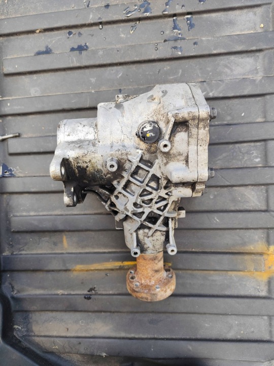 LAND ROVER DISCOVERY SPORT L550 REDUKTOR Differential vorne EJ327L486AC