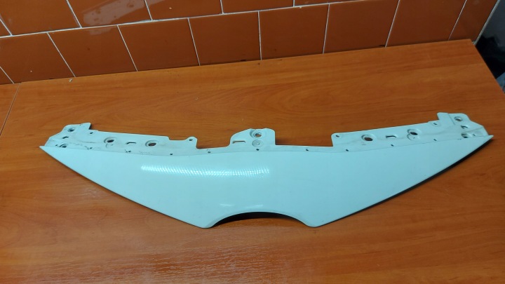 Grille Grille/masque Pare choc Avant Avant TOYOTA AVENSIS T27 15- LIFT