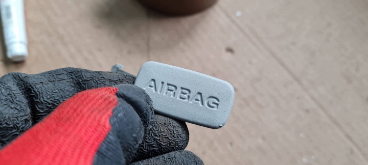 A4 B8 LIFT spoiler cover SLUPKA of left airbag left left front 8K0868171