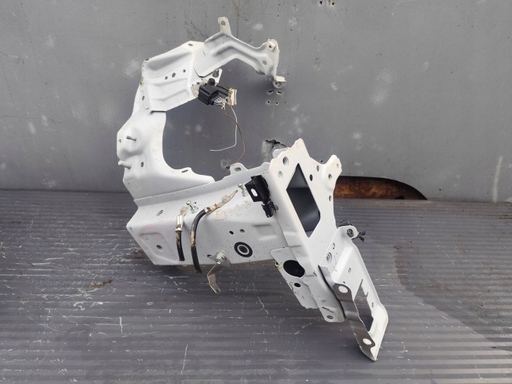 TOYOTA YARIS IV Radhaus Längsträger vorne links