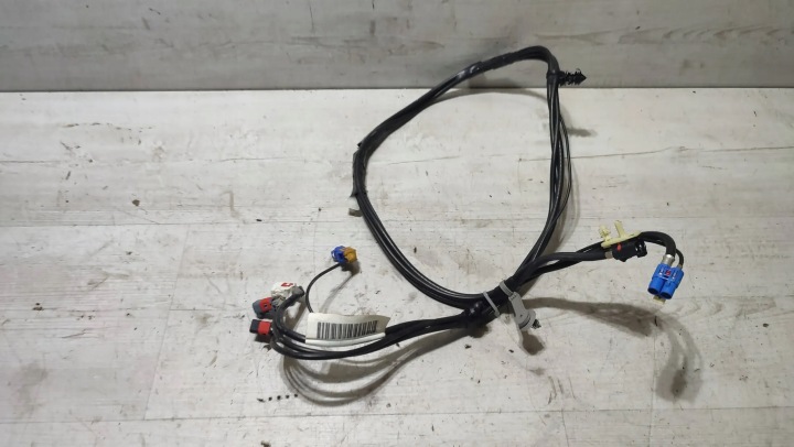 Jeep Cherokee KL 15r. 2.0d svazek przewodow systemu dzwiekowego