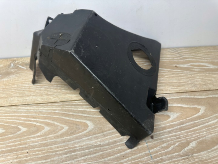 Blende Abdeckung przedzialu DES MOTORS fartucha links BMW e39 Sedan KOMBI M47 M57
