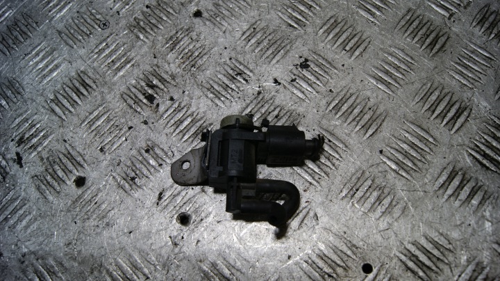 valve vacual SKODA SUPERB 2 1K0906283A