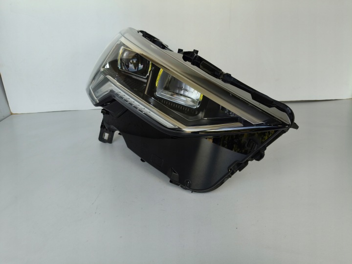 Licht rechts REFLEKTOR AUDI Q3 II 83A 18- FULL LED