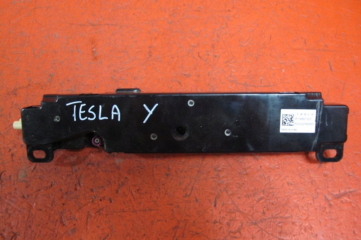 TESLA MODEL Y ANTENNE BLUETOOTH AMPLIFICATEUR 1585601-00-E