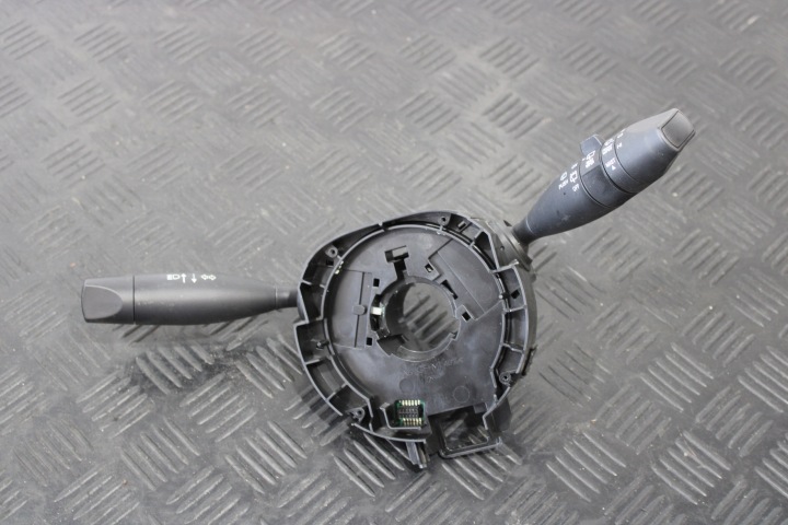 MANETKI KIERUNKOWSKAZOW ablaktörlő P68189101AK JEEP CHEROKEE V 5 KL