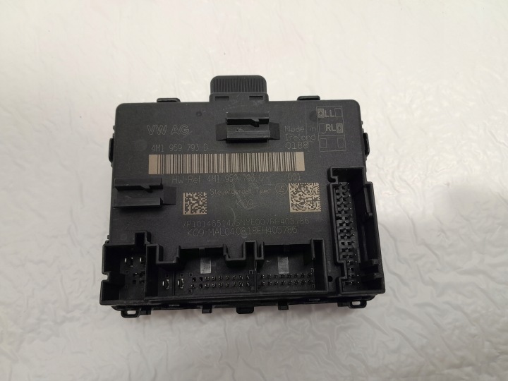 PORSCHE CAYENNE 9Y modul Bedienteil Tür 4M1959793D