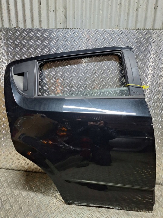 dveře záď zadní pravé CHEVROLET AVEO T300 11-14 kompletní