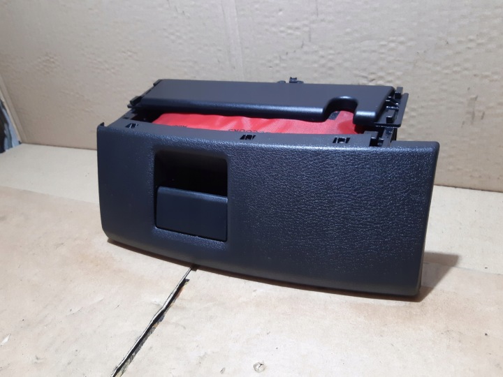 AUDI A3 8V CASSETTO PORTAOGGETTI sedile passeggeri Destra Anteriore 8V0881578