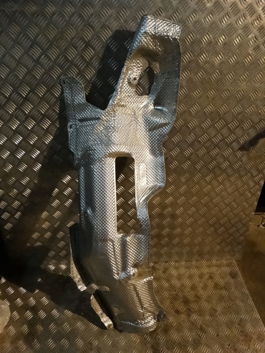 IDEALNA Blende Abdeckung TERMICZNA MERCEDES W167 1 9