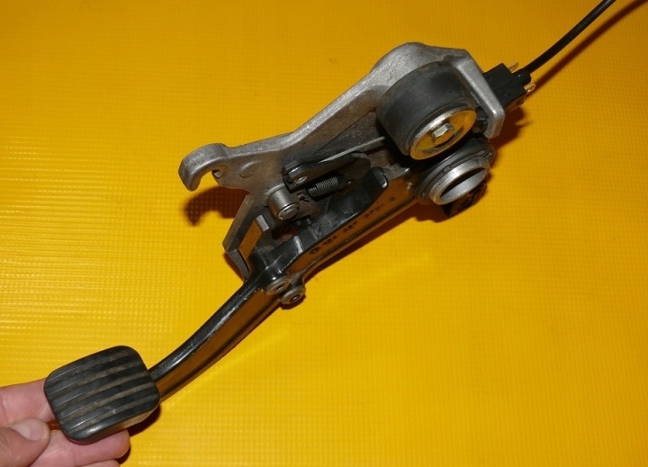 PEDAL Gurte Band Bremse POSTOJOWEGO Gurte Band Sensor MERCEDES S-KLASA W140
