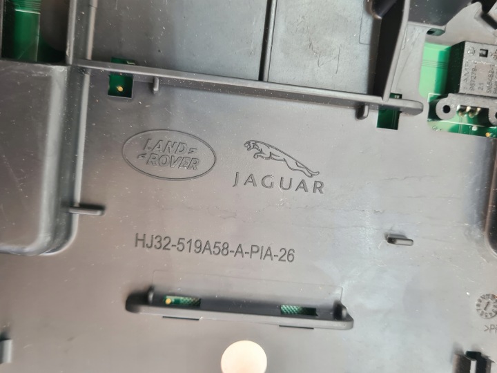 Jaguar F-Pace 16-Lamp cabine HJ32-519A58-A-PIA-26 EUA 11