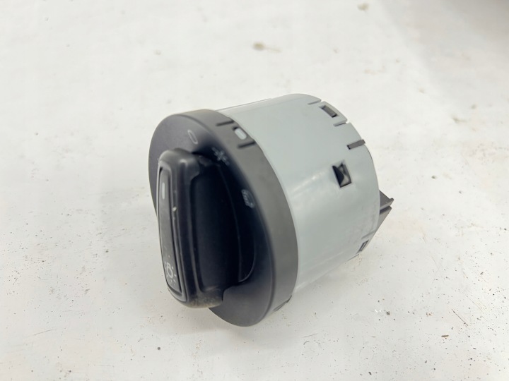 Bouton Interrupteur Lumières SKODA OCTAVIA III 5E0941431F