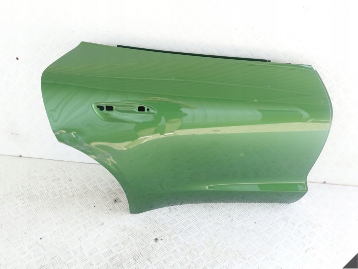 PORSCHE TAYCAN 9J1 DVERE PRAVÉ ZADOK