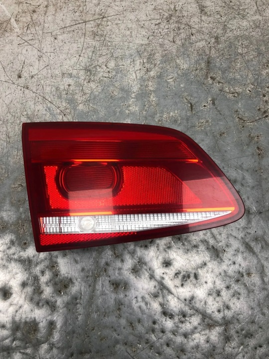Licht links heck für die Heckklappe VW PASSAT B7 KOMBI 3AF945093L