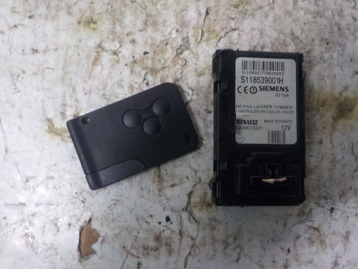 RENAULT CLIO III komfortsteuergerät S118539001H 8200074331A