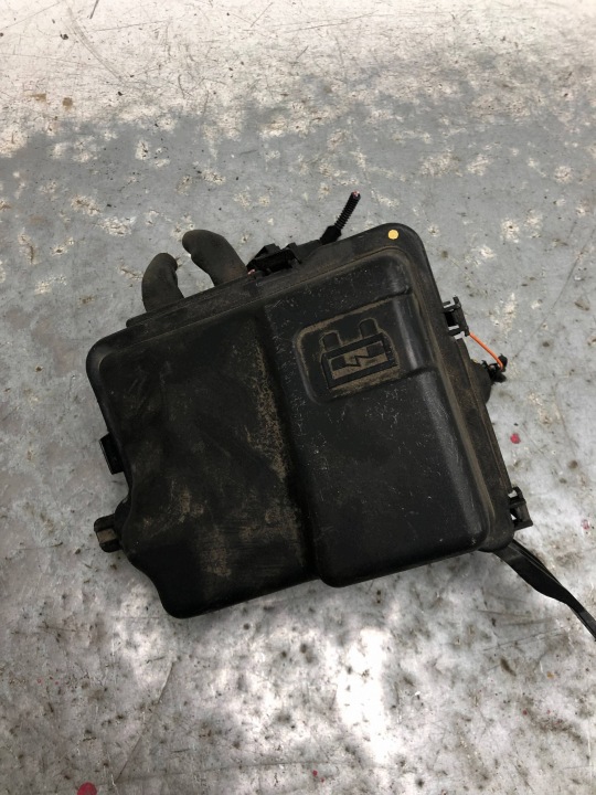 modul Kasten der Sicherungen PEUGEOT 207 9664997780