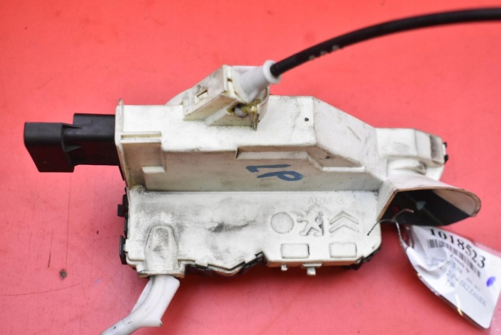 de la Serrure Portière Gauche Avant Avant EU PSA825158 PEUGEOT 3008 1 et 10-13