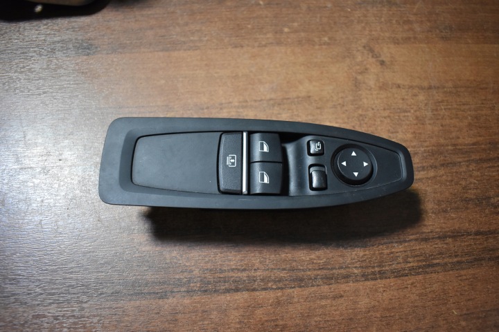 IDEALNY control panel of the window BMW F32 F82 1