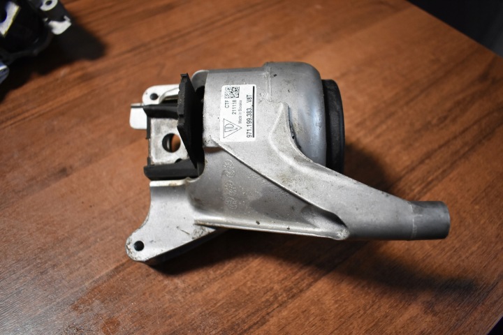 IDEALNA Supporti motore usato sinistra PORSCHE PANAMERA 971 V8 1