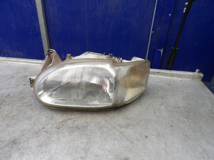 Ford Escort VI light front left