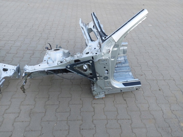 Longeron avant Avant Avant Gauche Longeron LEXUS IS III 300 H 1J4